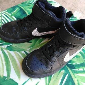 Kids 10.5 Nikes